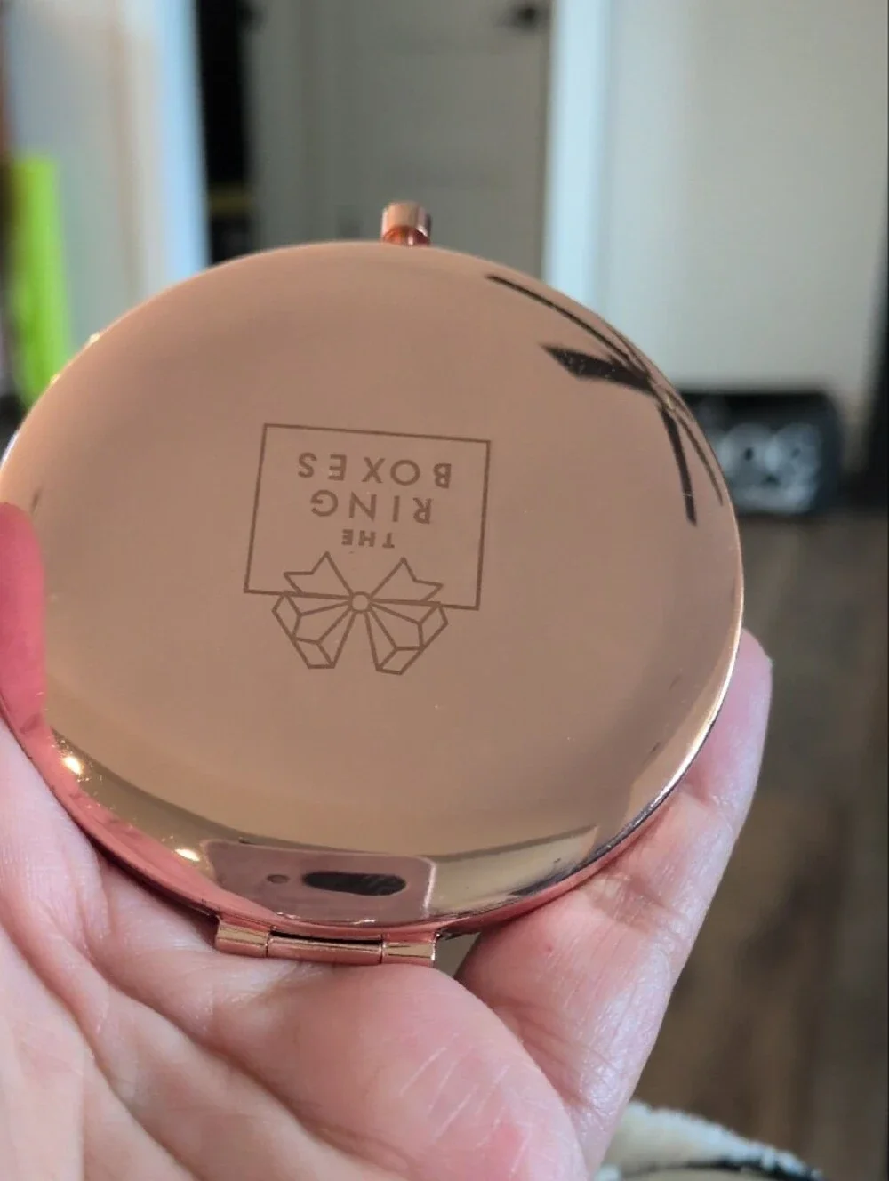 Compact Mirror With MRS